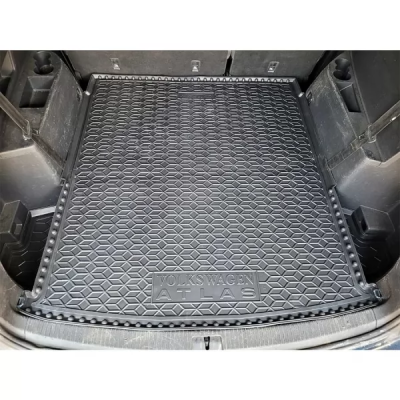 Коврик в багажник для авто Volkswagen Atlas (2016-2020) (7 мест) (полноразмер.)▬ полиуретан ( AVTO-Gumm )
