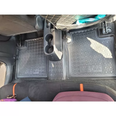 Коврики в салон, комплект для авто Nissan Versa (2013-2019) полиуретан ( AVTO-Gumm )