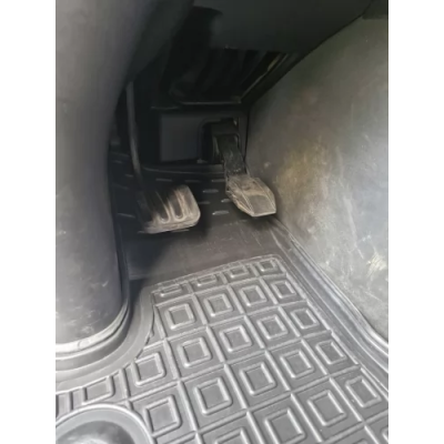 Коврики в салон для авто Iveco Trakker з 2-х частин полиуретан ( AVTO-Gumm )