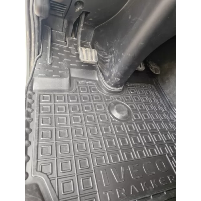 Коврики в салон для авто Iveco Trakker з 3-х частин полиуретан ( AVTO-Gumm )