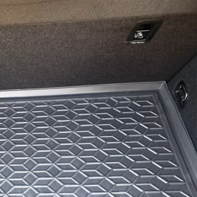 Коврик в багажник для авто Audi Q2 (2016>) (верхняя полка) пластик ( AVTO-Gumm )