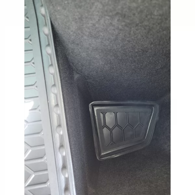 Килимок у багажник для авто Tesla Model Y, пластиковий (AVTO-Gumm) Килимок у багажник для авто Tesla Model Y, пластиковий (AVTO-Gumm)