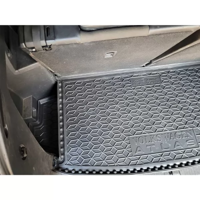 Коврик в багажник для авто Volkswagen Atlas (2016-2020) (7 мест) (корот.) пластик ( AVTO-Gumm )