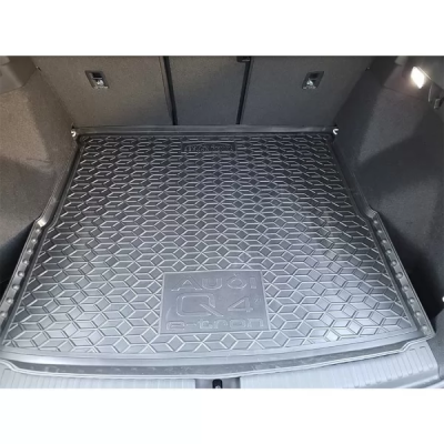 Килим багажника для авто Audi Q4 e-tron верхняя полка 2021&gt пластик ( AVTO-Gumm )