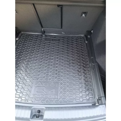 Килим багажника для авто Audi Q4 e-tron нижняя полка 2021&gt пластик ( AVTO-Gumm )