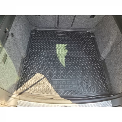 Килим багажнику для авто Skoda SuperB II 2008-2015 универсал ( AVTO-Gumm )