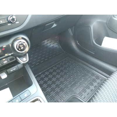 Коврики в салон для KIA Rio (2017>) (росс. сборка) ( AVTO-Gumm )