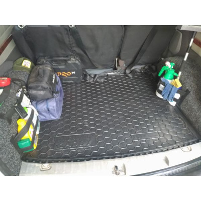 Коврик в багажник для Volkswagen Caddy (2004-) корот. база пластик ( Avto-Gumm )
